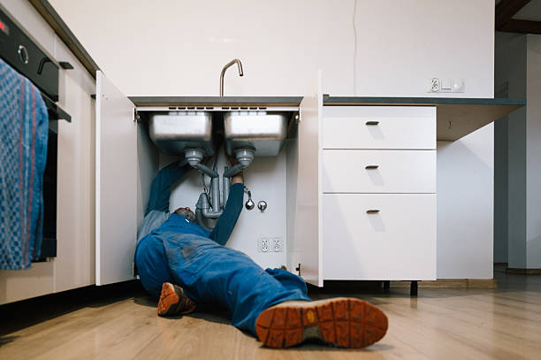 Professional Leak Detection technician working in Norwood, OK